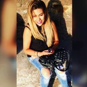 Meet your Posher, Mia